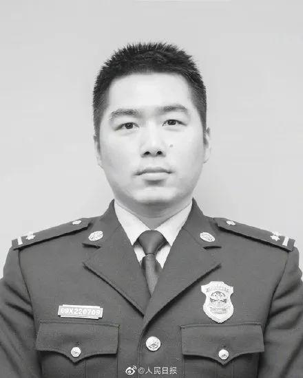 英雄丰晨敏汤伟佳生前的工作照4—武义小伙长得太帅