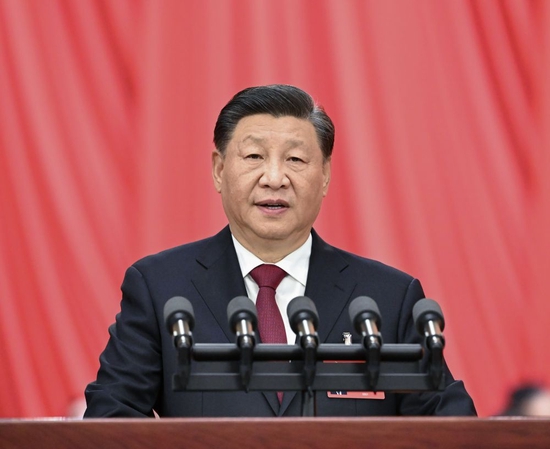 10月16日，中國共產(chǎn)黨十次全國代表大會在北京人民大會堂開幕。習(xí)近平代表第十九屆中央委員會向大會作報(bào)告。新華社記者 饒愛民 攝