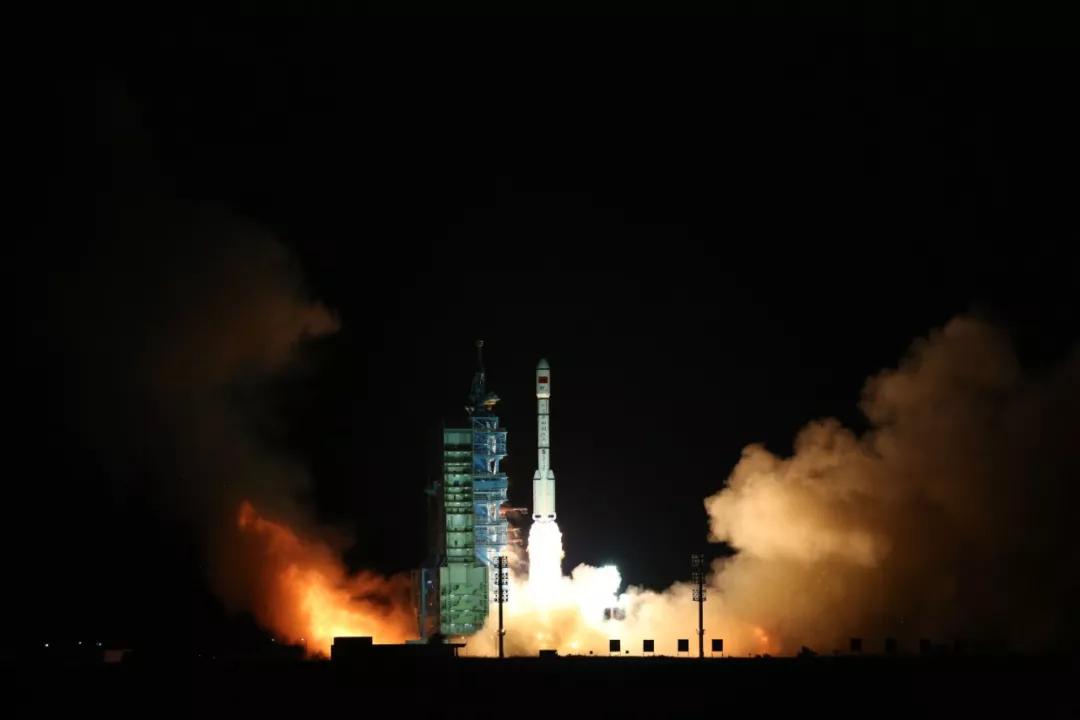 ▲2016年9月15日，中国在酒泉卫星发射中心用长征二号F T2火箭将天宫二号空间实验室发射升空。（新华社记者 曾涛 摄）