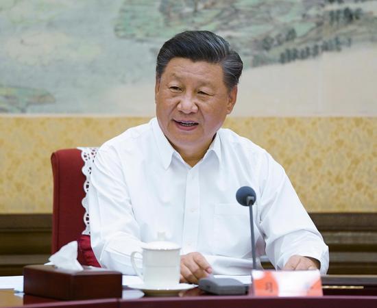 2020年8月24日,习近平总书记在中南海主持召开经济社会领域专家座谈会并发表重要讲话。