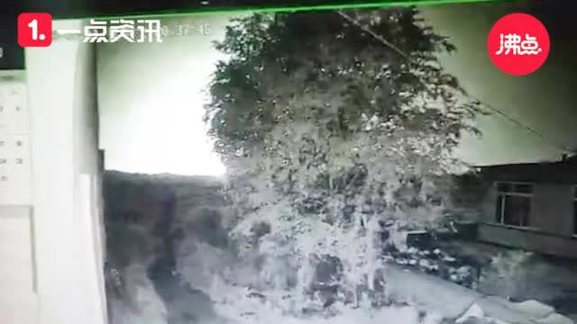 突发！辽宁阜新疑似化工厂发生爆炸 爆炸瞬间天空都被照亮