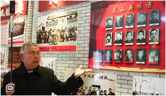 沂蒙“老支前”:总书记,我们这里变了样 纪念馆讲解员王经臣用VR拍摄了展馆全貌。