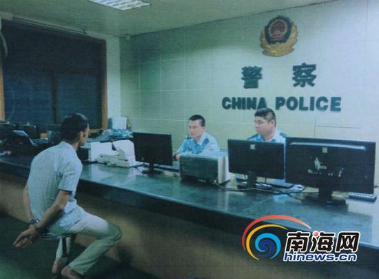 自动撸管机:快车司机女生前自慰被拘10日 称见短裙控制不住 涉事司机接受警方调查。海口龙华警方供图
