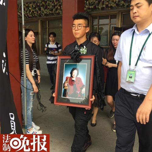 金雅琴遗体告别仪式今举行 多位明星到场送行