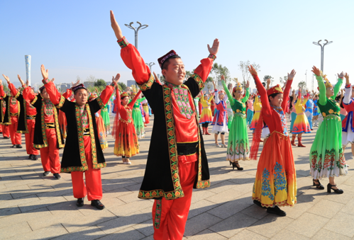 穿越楼兰:新疆巴州群众文化活动精彩纷呈