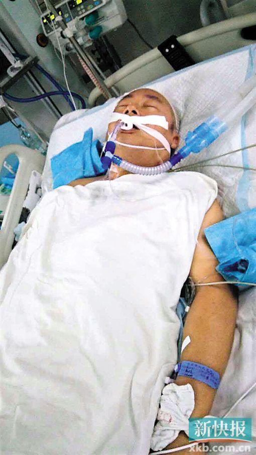 廖老师目前仍在茂名市人民医院icu重症监护室. 家属供图