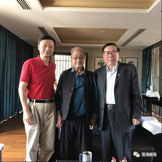 宋平[中]，徐中远[右]