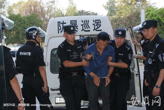 “流浪恶魔”杀3名少女并辱尸 今被执行死刑 男子强杀害3名少女 今早被执行注射死刑