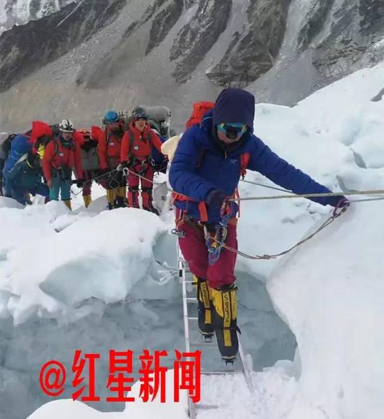 登山家:有土豪登珠峰只会花钱 氧气瓶都不会换 5月初,登山家带领队员在珠峰1-3号营地进行适应性训练。(孙斌供图)