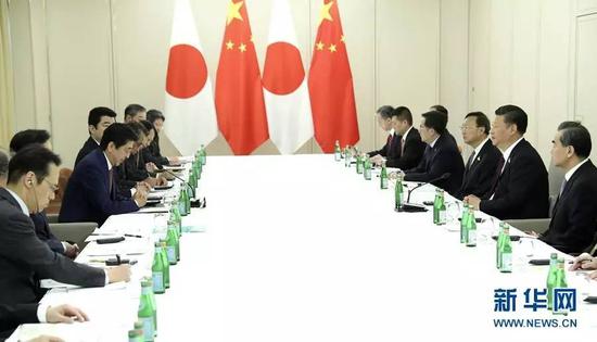 国家花花关系图 ▲7月8日,国家大大平应约在汉堡会见日本首相安倍晋三。