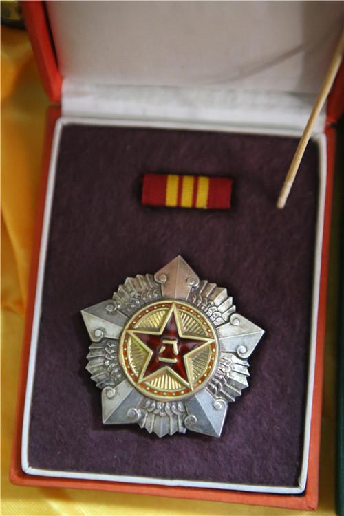 勋章:军人的至高荣誉_新浪新闻