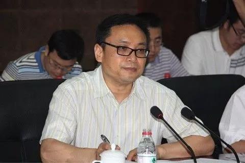 公安部原政治部主任夏崇源因严重违纪被撤职