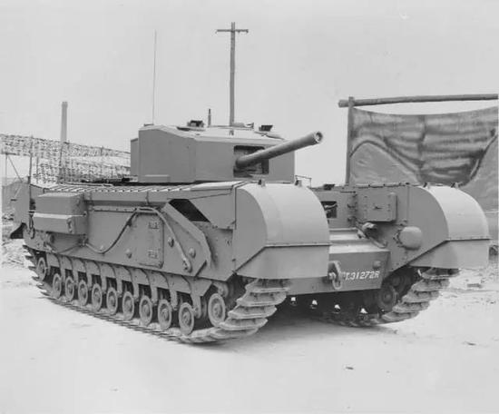 以二战时期英国首相丘吉尔命名的“丘吉尔”步兵坦克