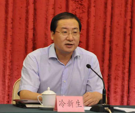 苏荣妻子:苏荣案再现余波:手下市长与行贿商人有同一个情妇