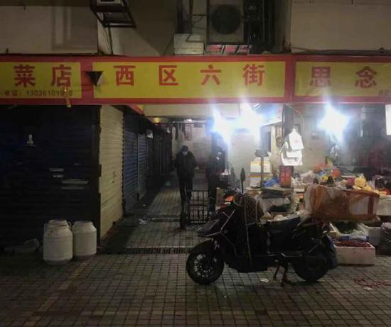  “卖野味”的店位于市场西区六街，目前都已关门。