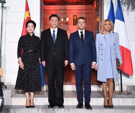 3月24日，国家主席习近平在尼斯会见法国总统马克龙。习近平夫人彭丽媛、马克龙夫人布丽吉特参加。新华社记者 谢环驰 摄