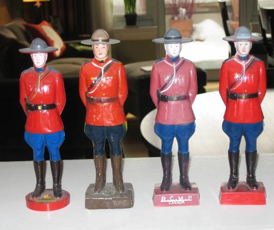  ·代表加拿大皇家骑警的纪念人偶。