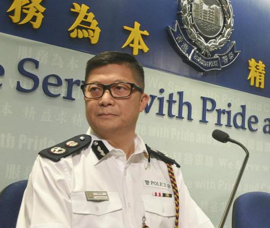 港警新“一哥”作风强硬 称 ▲时任警务处副处长的邓炳强召开新闻发布会图片来自网络