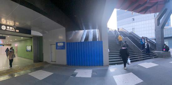 建成8年未启用!北京地铁6号线,这台电梯成“僵