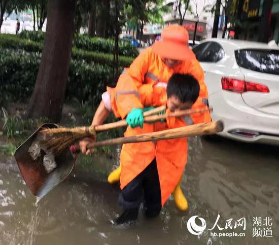 罗先平帮助同事