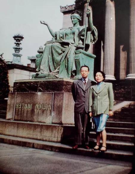 1949年，徐光宪和高小霞在美国哥伦比亚大学。