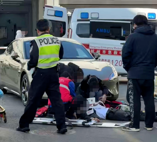 杭州一小米新车主还未开出园区便撞倒人，被撞者已不幸离世