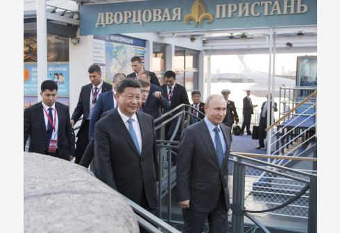 新华社照片，圣彼得堡，2019年6月6日 习近平同俄罗斯总统普京在圣彼得堡再次举行会晤