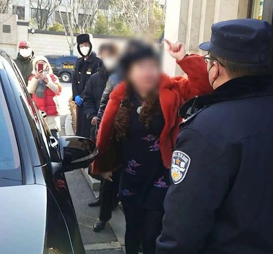 战疫情 海淀警方严惩辱警袭警行为