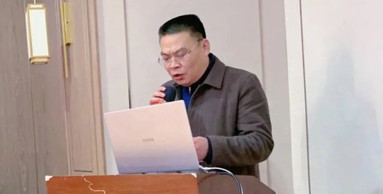假期首日，邹凯主动向组织交代问题