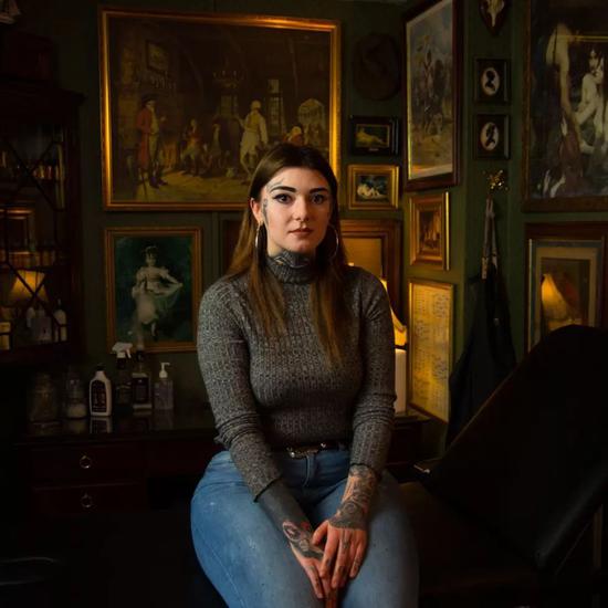 图 via bbc.com;26岁的kayleigh peach