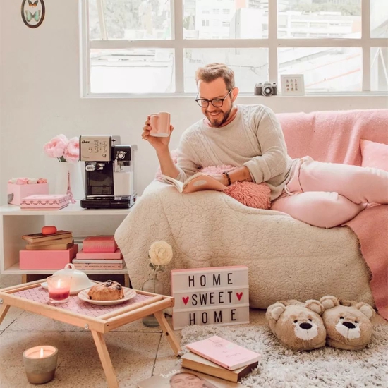 有多少男生悄悄喜欢粉红色而不敢说出来?休闲区蓝鸢梦想 - Www.slyday.coM 有多少男生悄悄喜欢粉红色而不敢说出来?休闲区蓝鸢梦想 - Www.slyday.coM