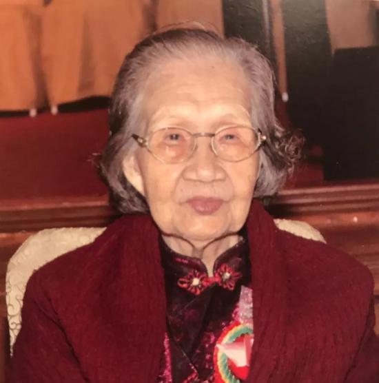 杜岚,教育家,1912年生于陕西省米脂县,1947年出任濠江中学校长,2000