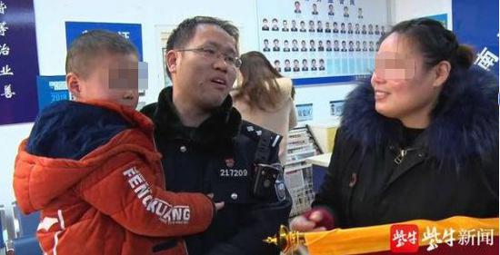 3岁男童5楼坠落4个月康复 从不善言辞到能说会道