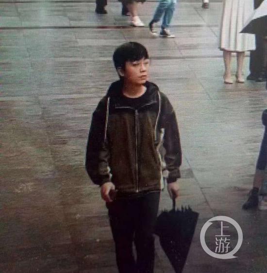 北青网综合|重庆一大三男生失联八天 母亲称其网络借贷4000元未还