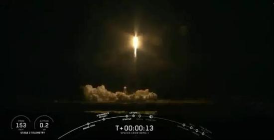 Space X官网直播“龙”飞船发射画面