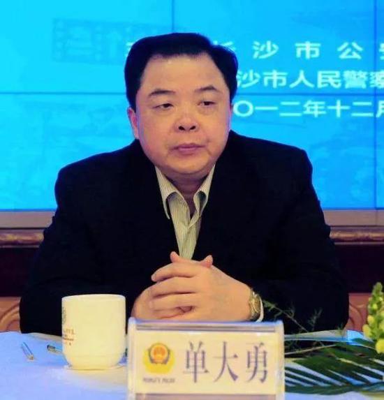 湖南文三爷行贿细节愿出2000万将案子撤销