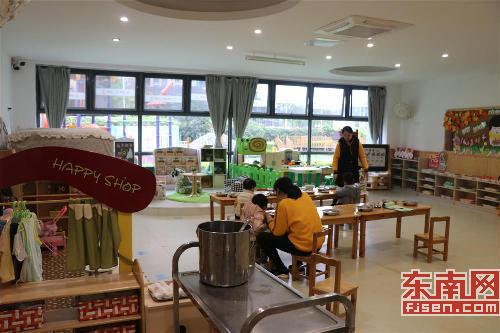 事發教室裝對角位置仍裝有監控 東南網記者 張立慶攝