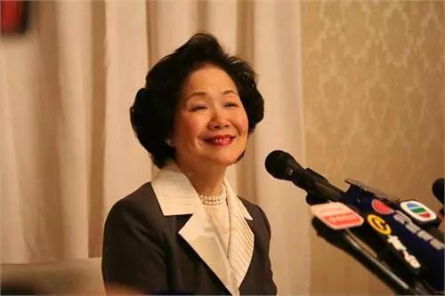陈方安生简历:爱告洋状的
