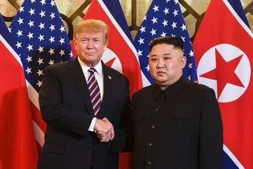 白宫：特朗普愿不设前提条件 与金正恩对话