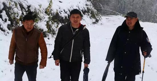 我的扶贫故事:坚守在雪岩顶村
