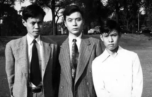 杨振宁曾与爱因斯坦、奥本海默是同事,他的一生挚友是邓稼先,晚年到范曾家看蝈蝈