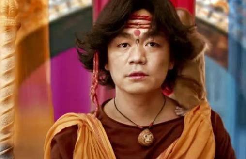 据主持人介绍,王宝强是该颁奖礼开办九年来第一位直面该奖项的一线演员。