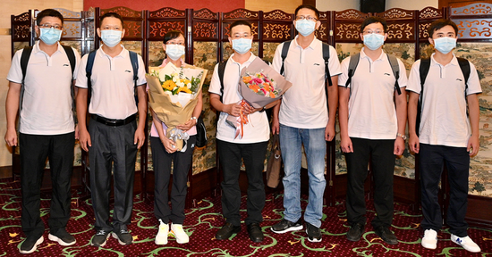  “内地核酸检测支援队”队员抵达香港