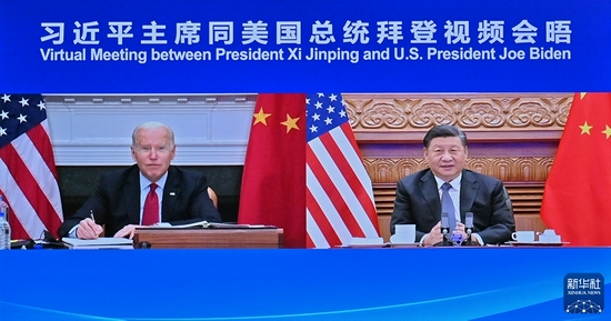 11月16日上午,国家主席习近平在北京同美国总统拜登举行视频会晤。新华社记者 岳月伟 摄