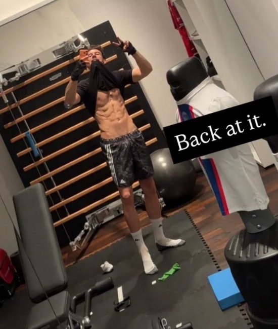 拒绝冬窗转会！格雷茨卡：我对拜仁负有责任，五月与球迷共庆胜利