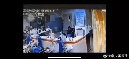 北京民航总医院医生遇害 媒体:撑医生撑我们自