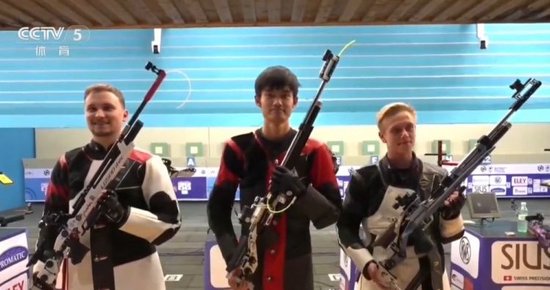 太强了！盛李豪射击世界杯男子10米气步枪夺金，本站比赛已夺两金