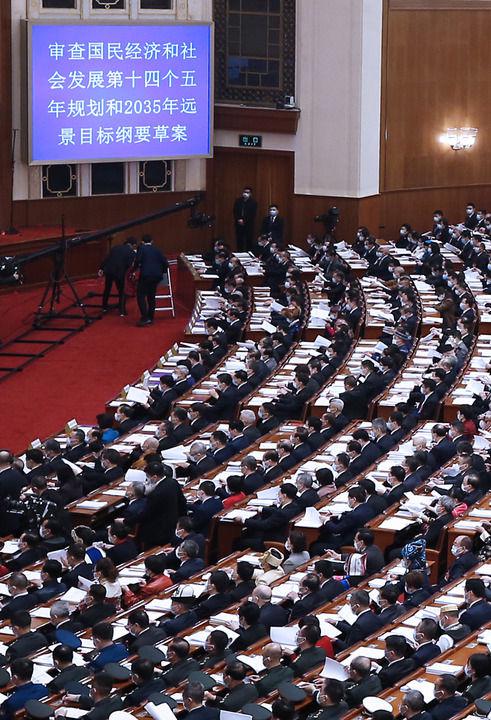 2021年3月5日，第十三届全国人民代表大会第四次会议在北京人民大会堂开幕。 新华社记者 张玉薇 摄