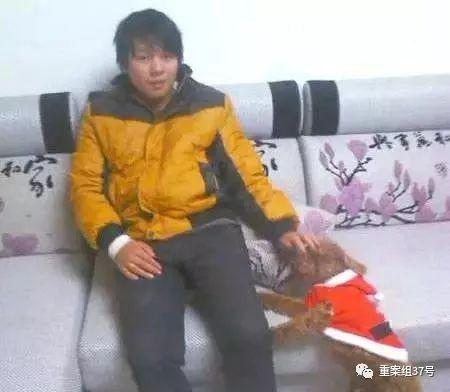 买:少年网购获刑:为实现军人梦却换来牢狱之灾 ▲图为刘大蔚。2015年4月,他因走私武器罪,被法院判处无期徒刑。网络图片