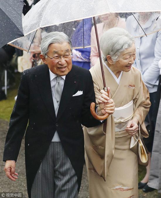 明仁天皇夫妇(视觉中国)